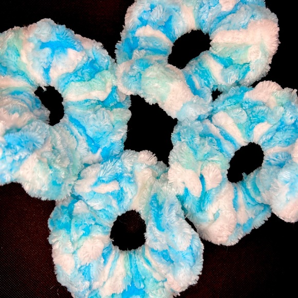 Hair Scrunchies FOR SALE - Picture 5 of 15